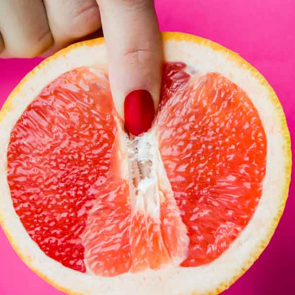 Finger on Grapefruit, Fingering The Vagina