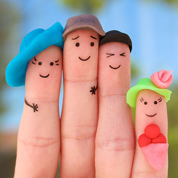 Finger puppet family smiling
